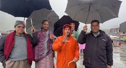 इटावा में ‘केदारनाथ’ मंदिर निर्माण पर तीर्थ पुरोहितों का विरोध, अखिलेश यादव के घर पर धरने की चेतावनी..