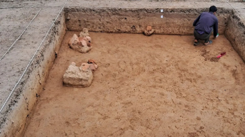 उत्तराखंड में मौजूद ऐतिहासिक अश्वमेध यज्ञ स्थल पर खुदाई, मिट्टी के बर्तन और ईंटों के अवशेष मिले..