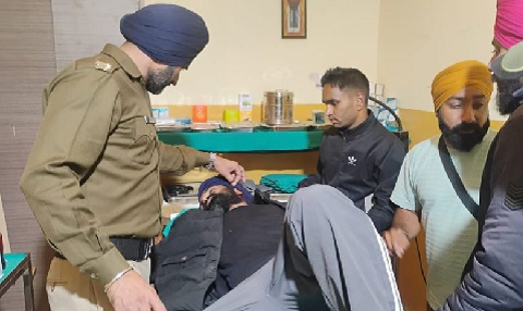 खराब मौसम के बीच हेमकुंड मार्ग पर हादसा, पत्थर लगने से श्रद्धालु घायल..